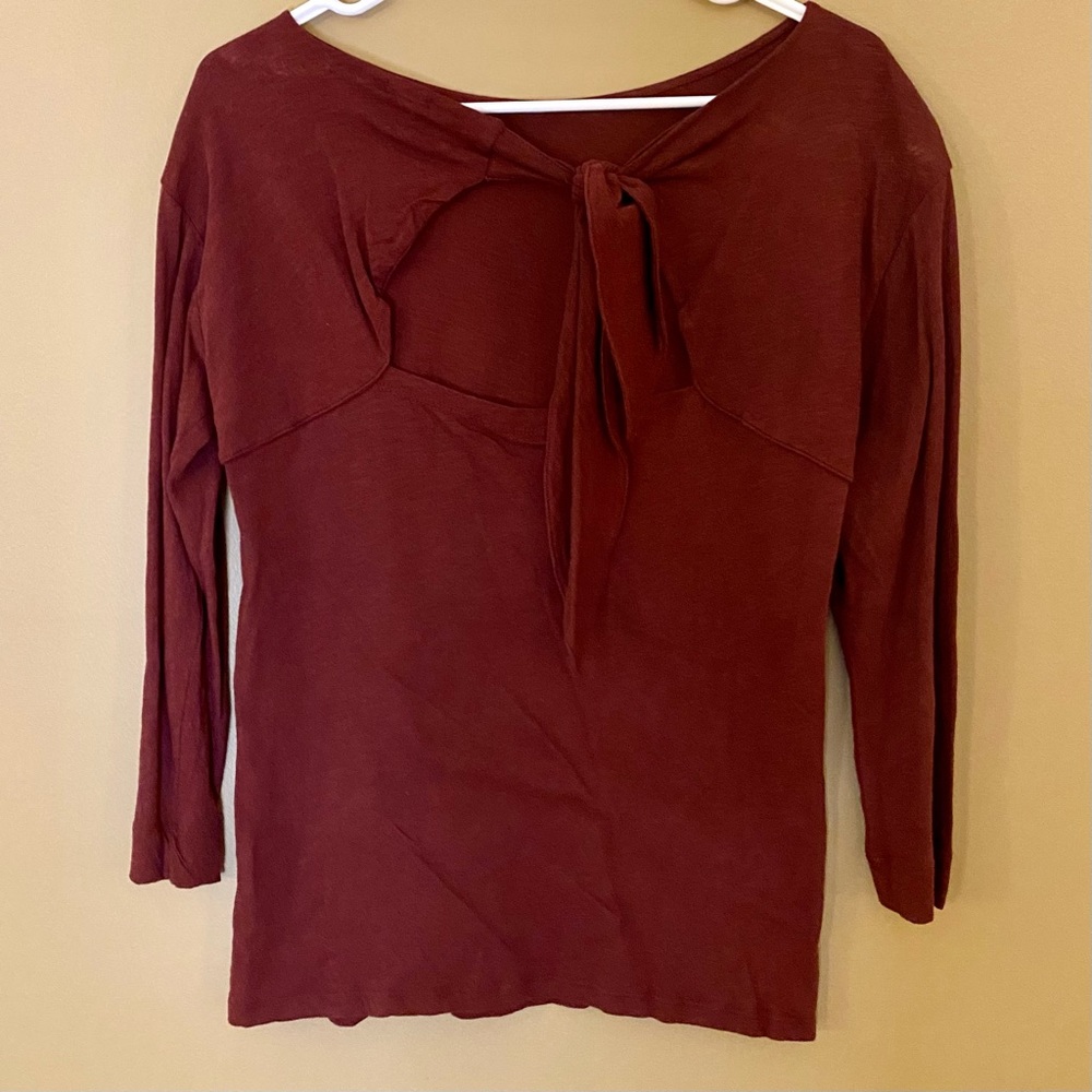 3/4 open-back top